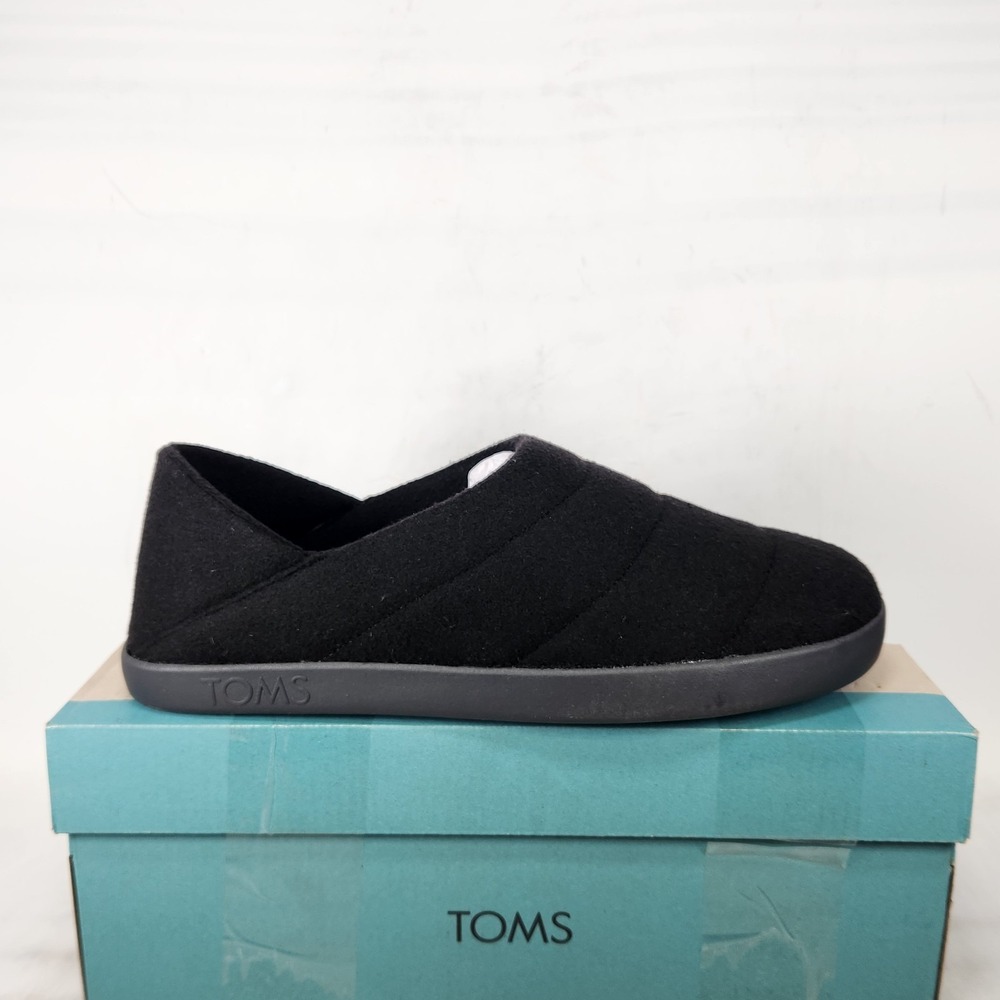 TOMS Ezra Slippers Women Size 9.5 Black Felt Fleece Quilted Convertible Mules